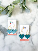 Load image into Gallery viewer, Clara Earrings