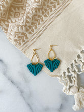 Load image into Gallery viewer, Clara Earrings