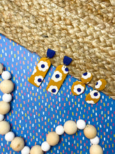 Load image into Gallery viewer, Fleur earrings